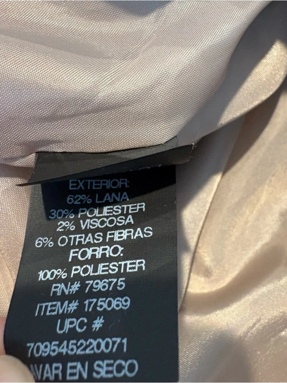 London Fog Peacoat Women’s Size XL, Beige, With Scarf. - Picture 5 of 7